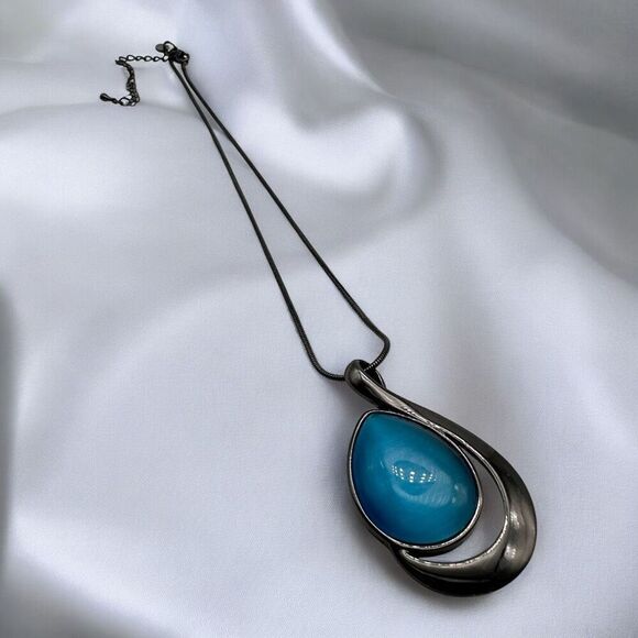 NWOT Lia Sophia Stunning Blue  Gunmetal Pendant‎ Necklace Statement Rope chain - Picture 1 of 9